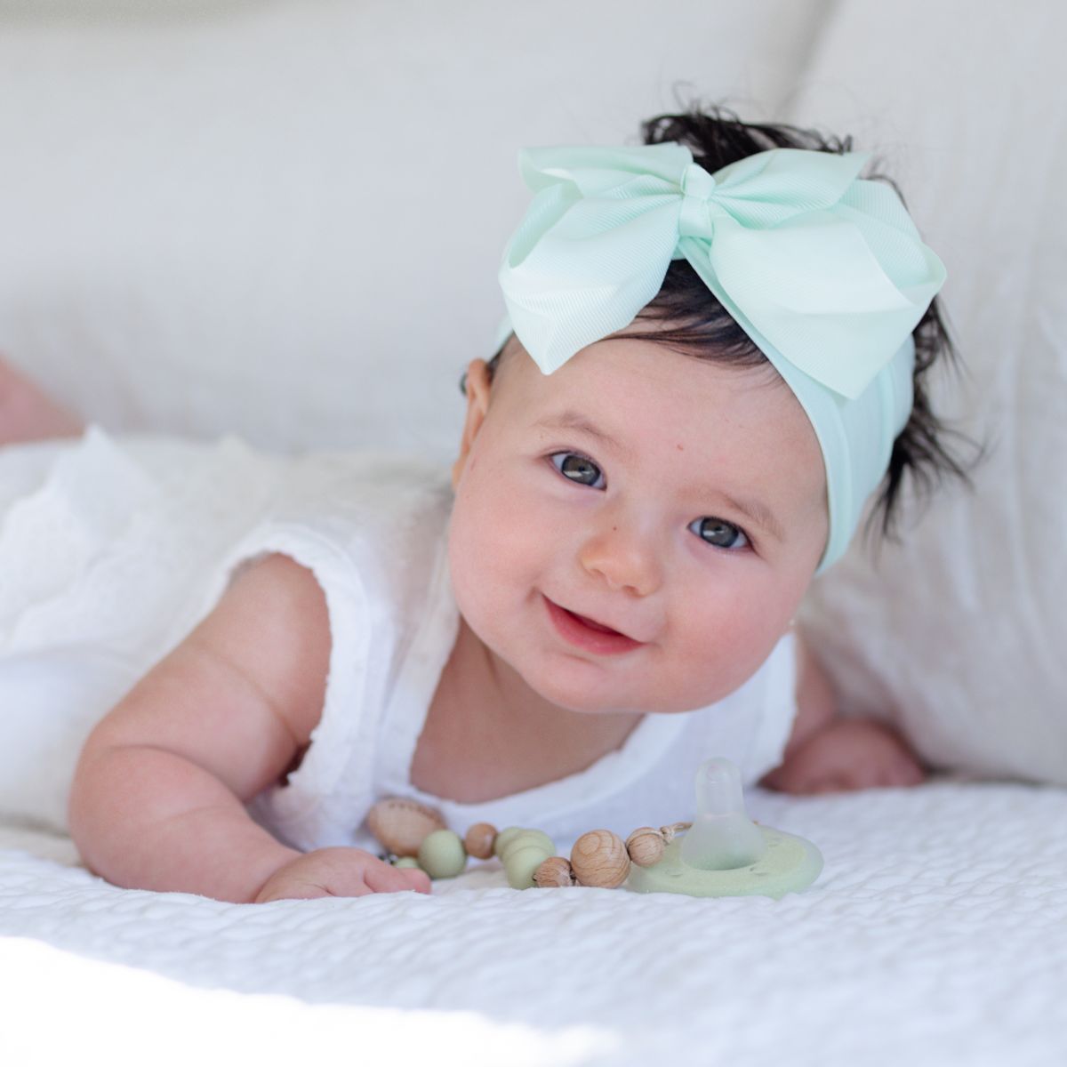 mōmi babypace pacifier gift set - pistachio