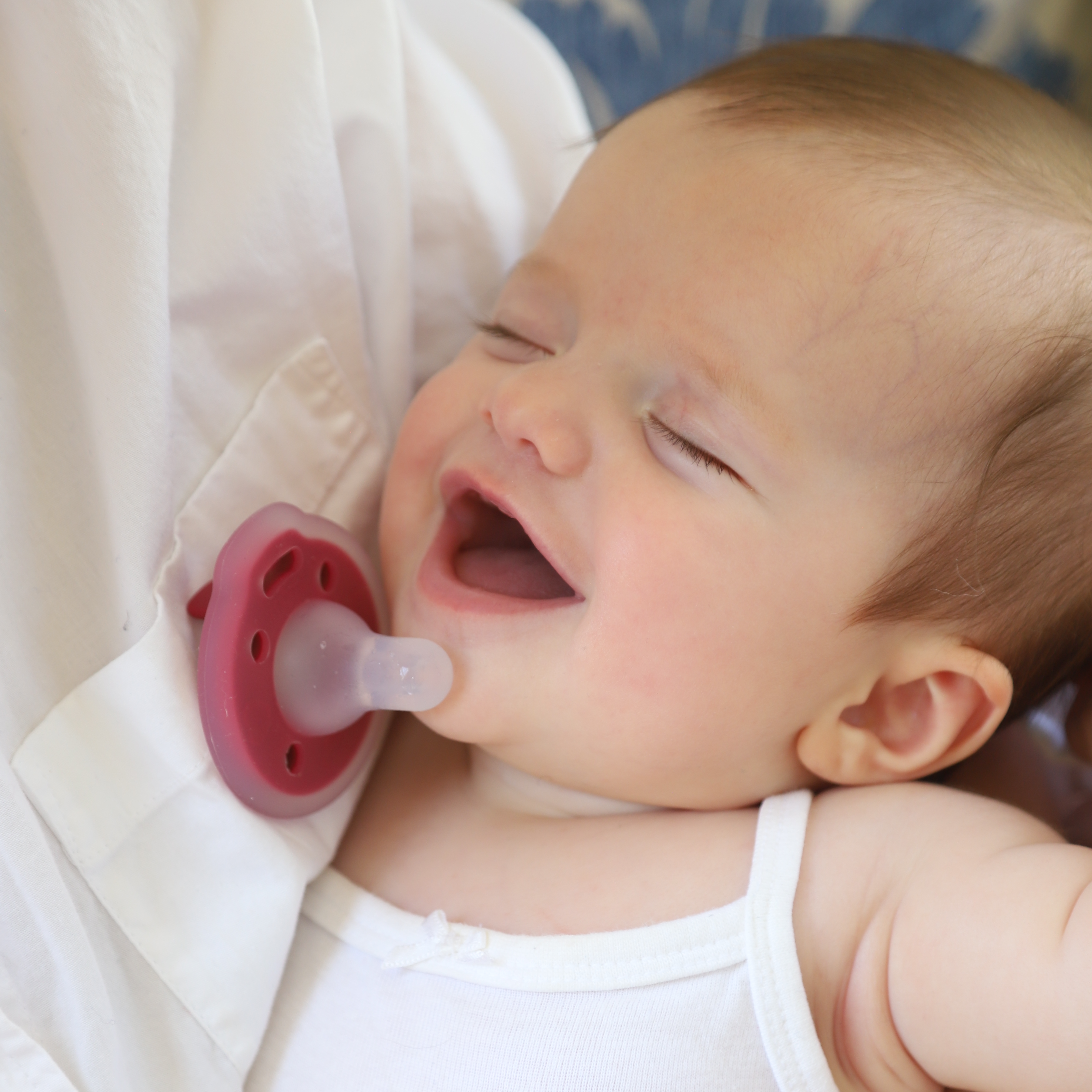 mōmi babypace pacifier - cranberry