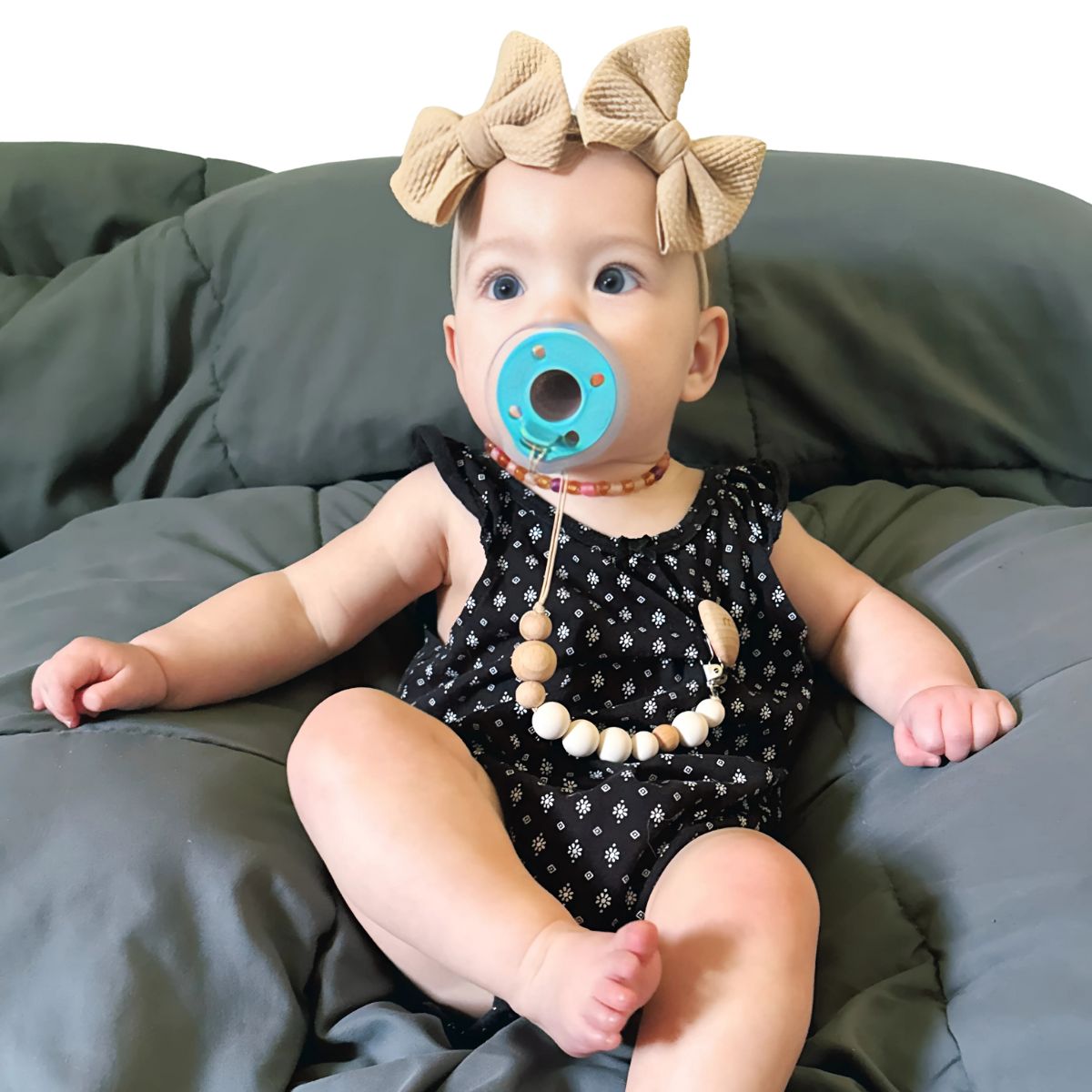 mōmi babypace pacifier clip - pearl