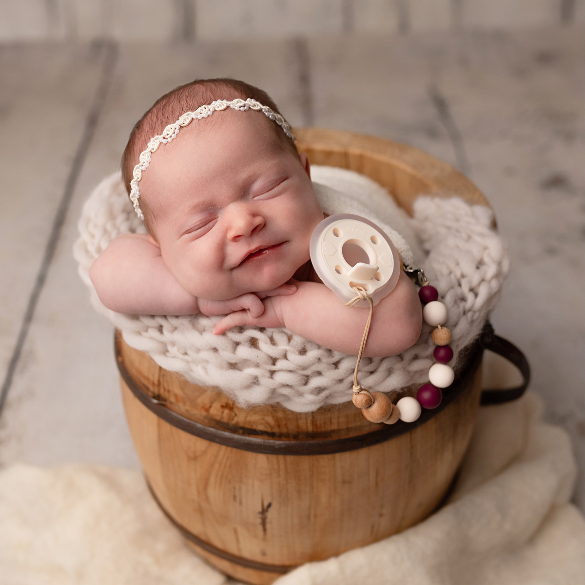 mōmi babypace pacifier gift set