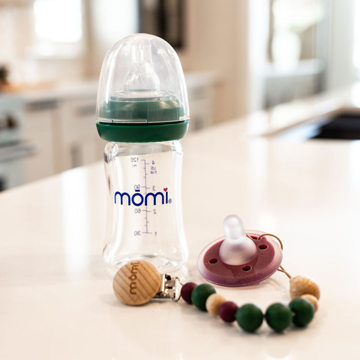 mōmi babypace pacifier gift set